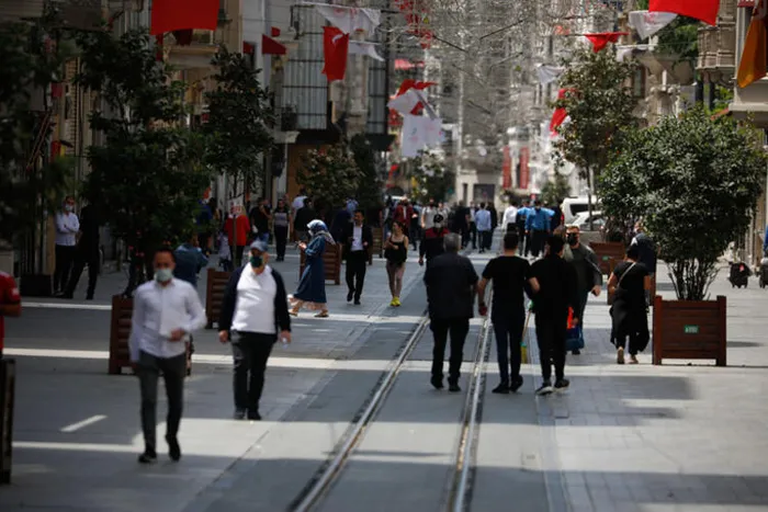 Son dakika: Sağlık Bakanı Fahrettin Koca'dan flaş açıklama: Kısıtlamaların kademeli olarak kalkacağı günlere ulaşıyoruz - 3