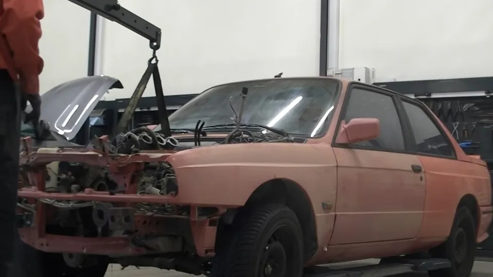BMW E30'un değişim yok artık dedirtti! Fabrika ayarlarına geri döndü