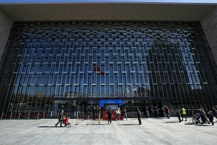 Sanatçı Mustafa Keser'den AKM açıklaması: Yıkılıyor diyenlere kapak olsun! - 6