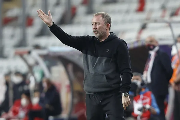 Sergen Yalçın Beşiktaş ile şampiyon olup tarihe geçmeyi planlıyor