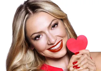 Hadise'den Hakan Sabancı'ya ilan-ı aşk…