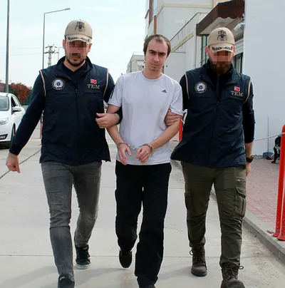 DEAŞ'lı terörist, polise saldırmak için sosyal medyadan talimat almış - 1