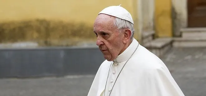 Son dakika: Papa Franciscus ile aynı konutta kalan rahipte korona virüs tespit edildi