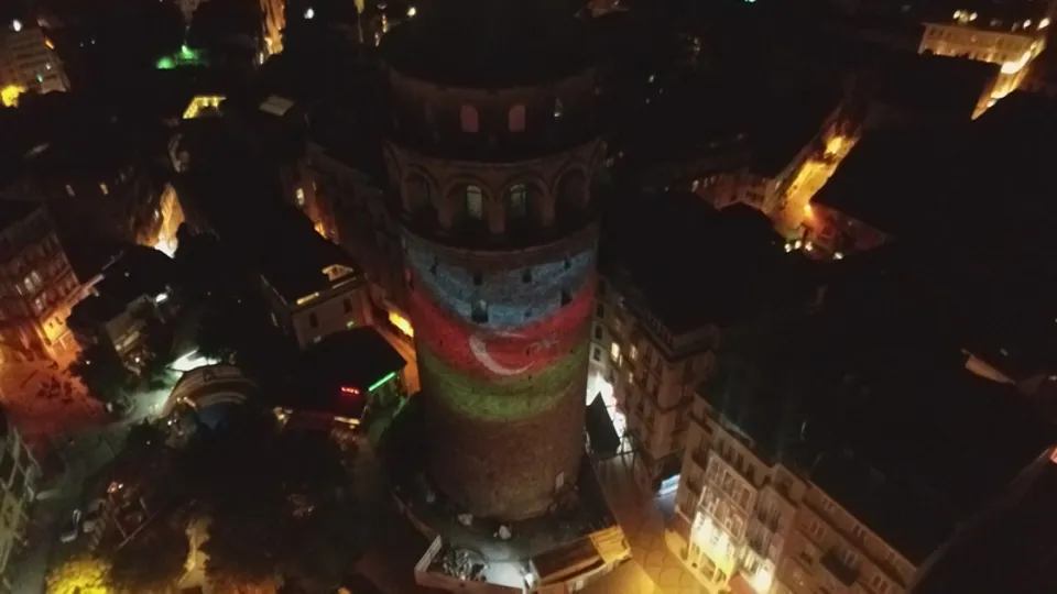 Galata Kulesi’nden Azerbaycan'a destek!