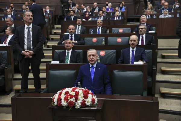 son-dakika-ak-parti-grup-toplantisi-baskan-recep-tayyip-erdogandan-onemli-aciklamalar-1652866747519.jpg Son dakika: AK Parti Grup Toplantısı | Başkan Recep Tayyip Erdoğan'dan önemli açıklamalar - 3