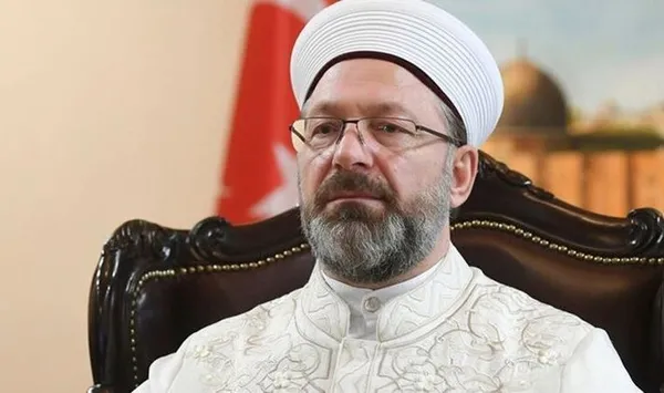 canan-kaftancioglu-erkeklerle-birlikte-ayni-safta-cenaze-namazi-kildi-1617991698685.jpg Canan Kaftancıoğlu erkeklerle birlikte cenaze namazı kıldı! Tepki çeken görüntüler - 3