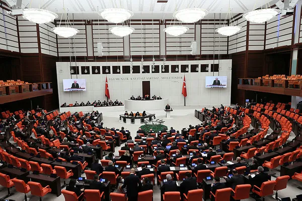 Son dakika: Tüm çalışanları ilgilendiriyor! Asgari ücret için "vergi" adımı... - 1
