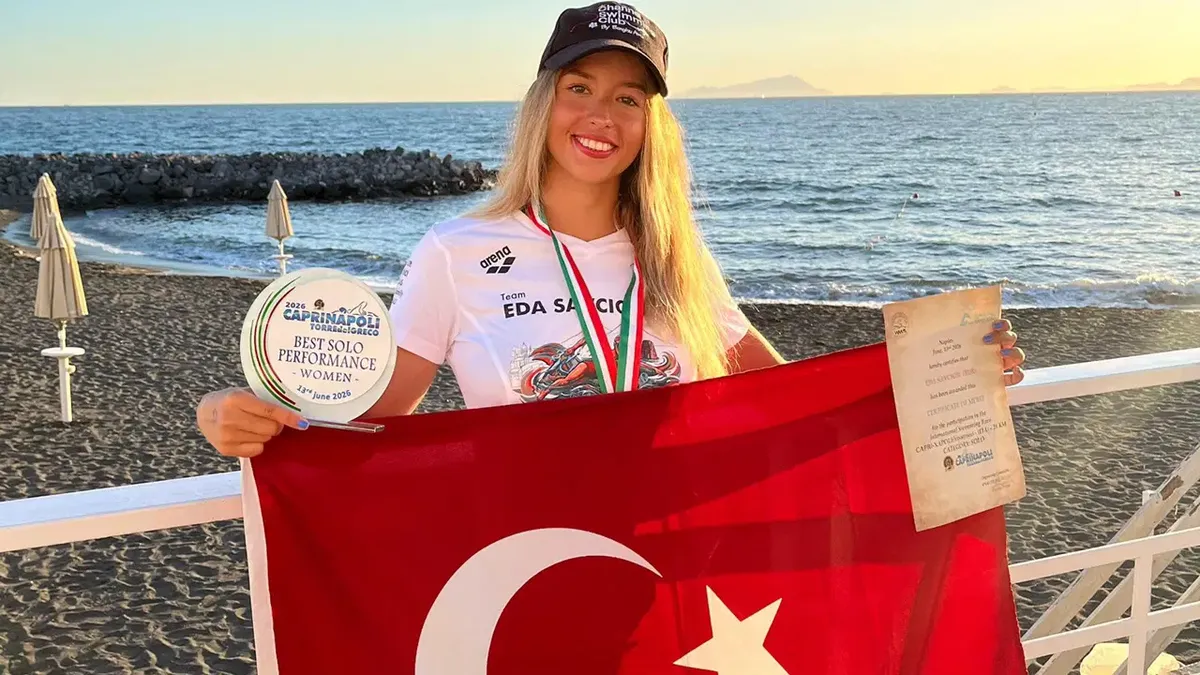 Catalina Kanalı'nı rekorla geçti! Milli yüzücü Eda Savcıgil'den çifte başarı