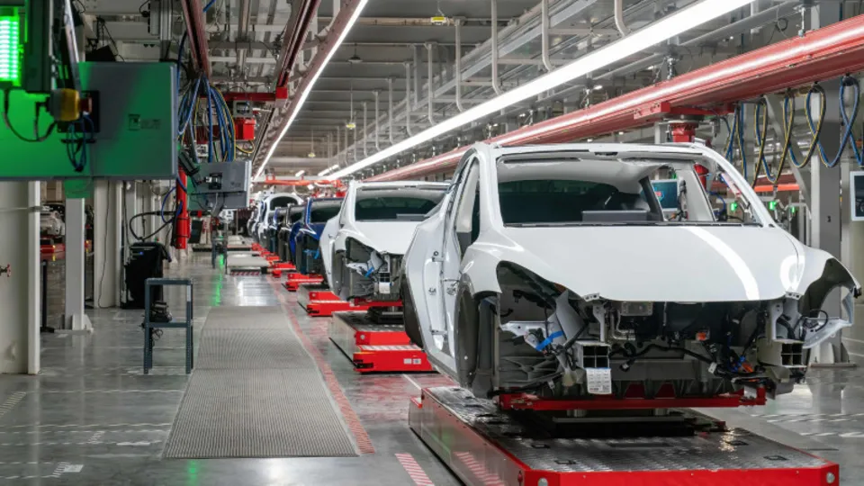 Otomobil devi Tesla binlerce otomobilini geri çağırıyor!