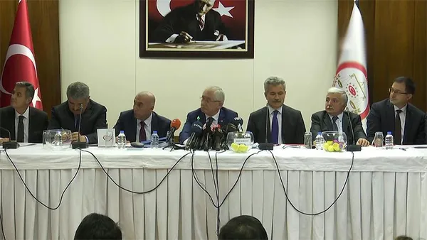 Son dakika: Partilerin oy pusulasındaki yerleri belli oldu - 1