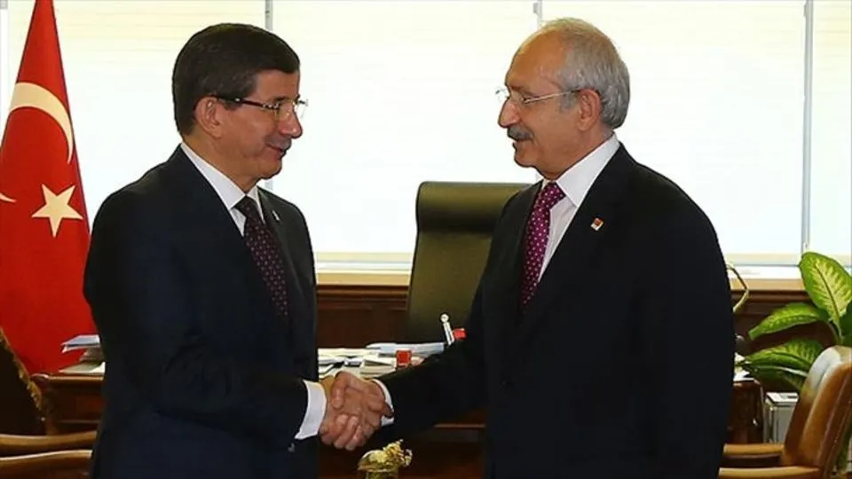 CHP’li Barış Yarkadaş ile Gelecek Partili Mustafa Güzel arasında Pasif agresif kavgası