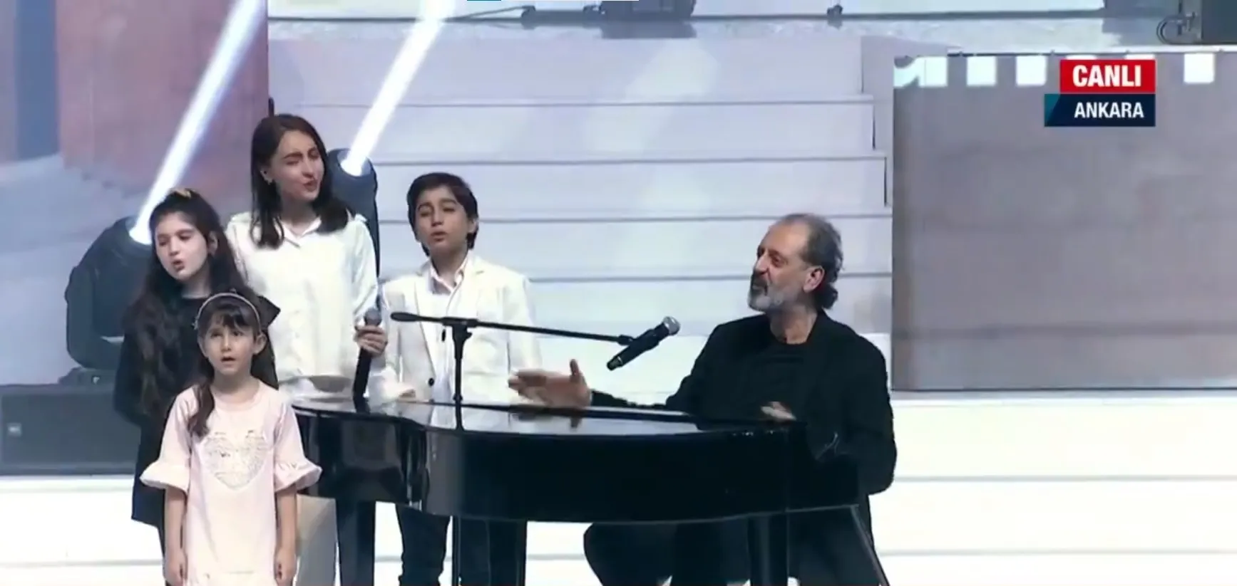 İşte AK Parti’nin yeni seçim şarkısı: Söyle