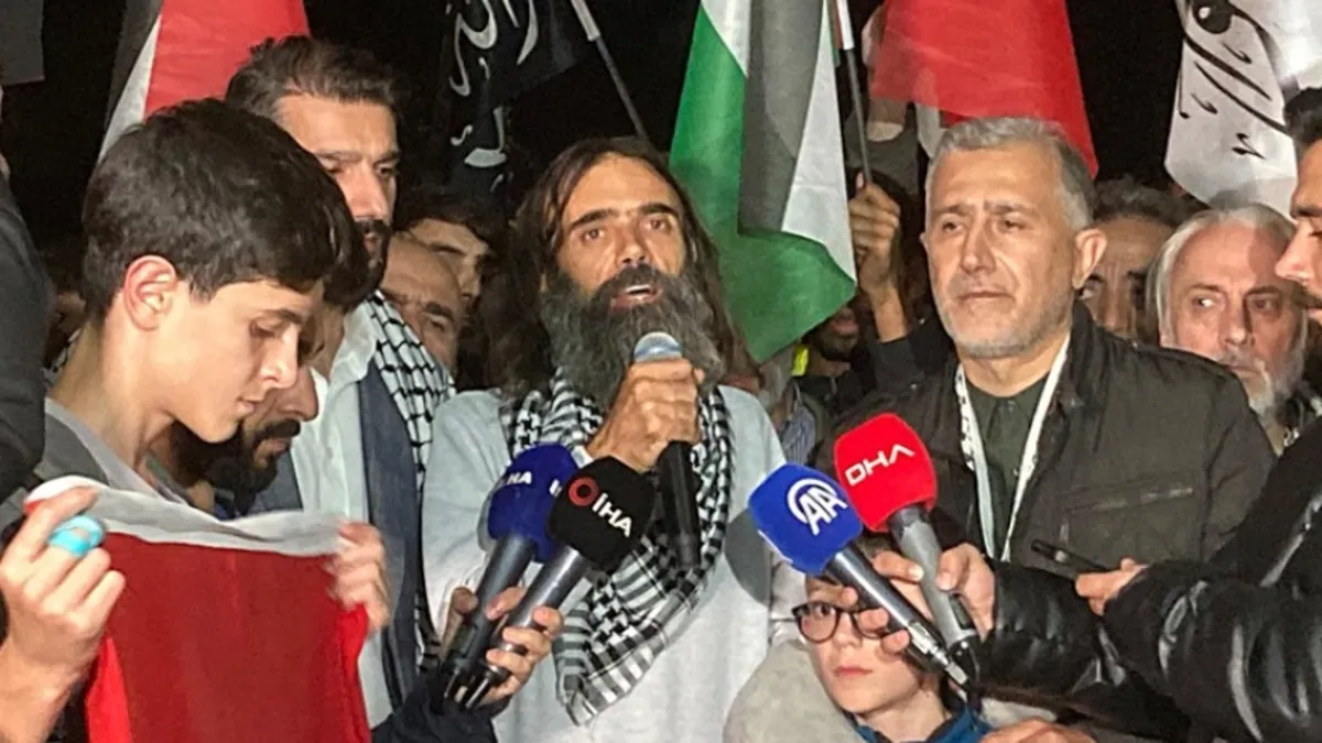 İsrail'in esir aldığı Sumud Filosu'ndaki aktivist İsrail'in zorbalığını anlattı