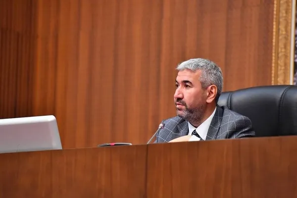 mansur-yavasin-maskesi-dustu-1623510474997.jpg Mansur Yavaş'ın suya yaptığı yüzde 80 zamma tepkiler dinmiyor! "Maskeniz düştü işiniz gücünüz algı" - 2
