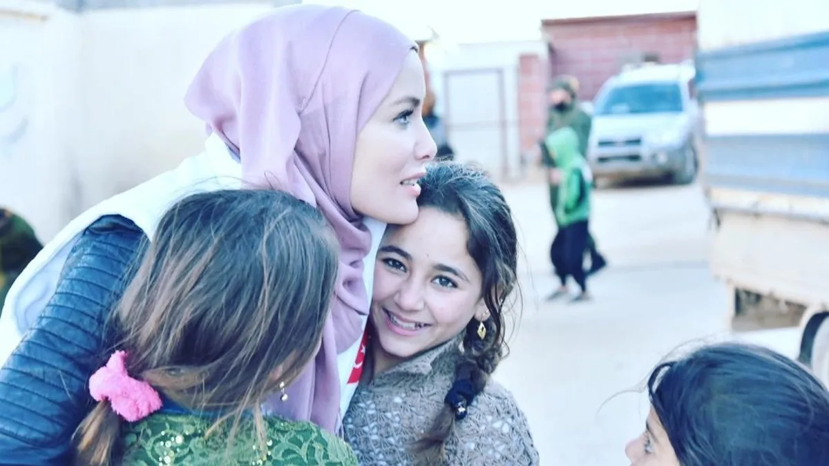 Gamze Özçelik Gazze'de iyilik mücadelesini bırakmıyor