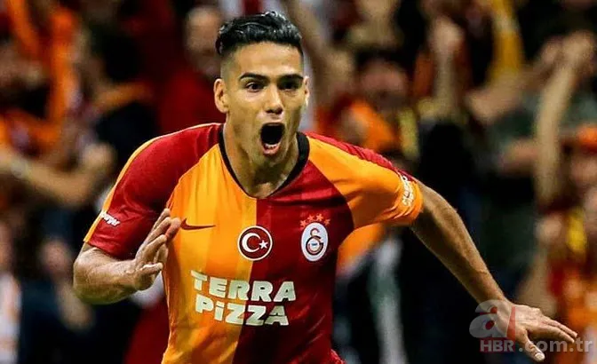 Kıvanç Tatlıtuğ ve Başak Dizer coronavirüsten korunmak için Kemerburgaz’daki evine kapandı 21