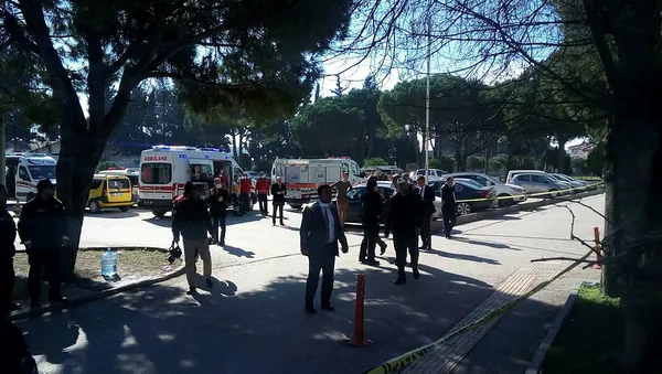 Son dakika: Balıkesir'de adliye binasında gaz sızıntısı - 1