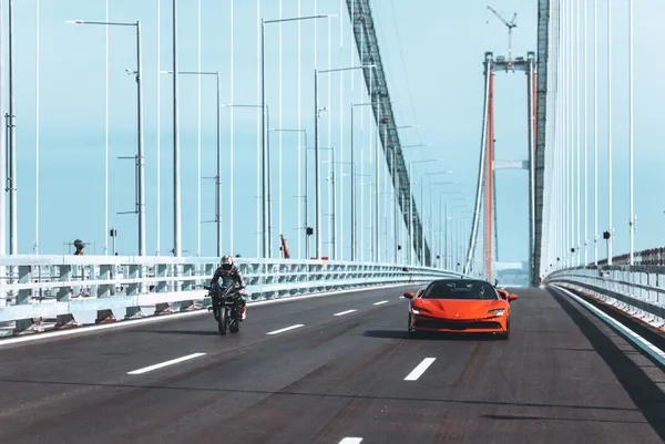 Simgelerin Köprüsünden birlikte geçtiler!