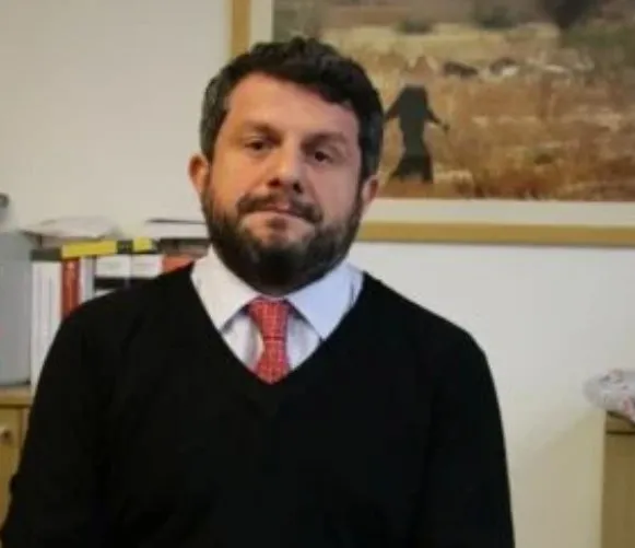 1699627631379.jpg Özgür Özel'in Başkan Erdoğan'a yönelik küstah sözlerine AK Parti'den çok sert tepki: Darbeci arıyorsan aynaya bak! - 1