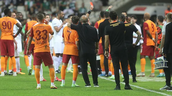 galatasaray-marcao-icin-kararini-verdi-kerem-akturkogluna-yumruk-atan-marcao-kadro-disi-birakildi-1629298639857.jpg Galatasaray Marcao için kararını verdi! Kerem Aktürkoğlu'na yumruk atan Marcao kadro dışı bırakıldı - 4