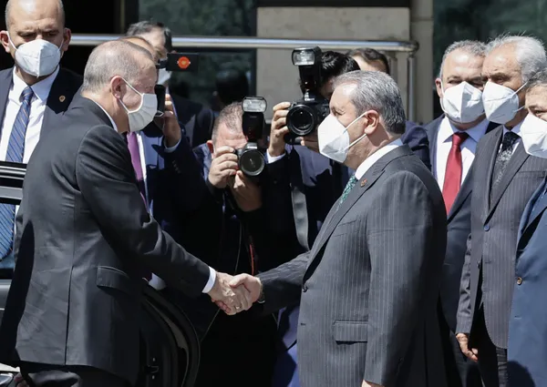 son-dakika-baskan-erdogan-ile-bbp-baskani-destici-bir-araya-geldi-1649935022981.jpg Son dakika: Başkan Erdoğan ile BBP Başkanı Destici bir araya geldi - 3