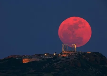 Kanlı ay tutulması nedir | Dünya yarın geceye kilitlendi! Böyle görünecek