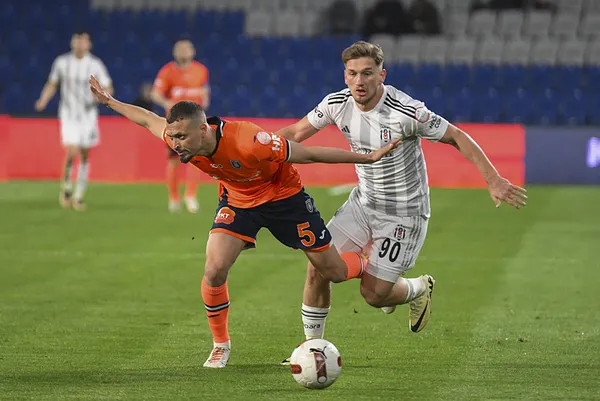 canli-basaksehir-besiktas-canli-anlatim-basaksehir-besiktas-maci-ilk-11leri-1712255978874.jpg Beşiktaş son dakikada yıkıldı! Kara Kartal zorlu deplasmanda Başakşehir ile yenişemedi - 2