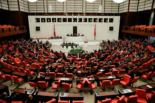 tezkere-kac-oyla-kabul-edilir-tezkere-oylamasi-sonucu-nedir-tezkereye-kim-ne-oy-verdi-1635255360236.jpg Tezkere kaç oyla kabul edilir? Tezkere oylaması sonucu nedir? Tezkereye kim ne oy verdi? - 2