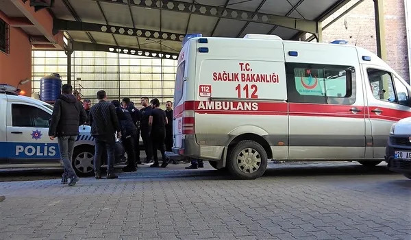 denizlide-is-haninda-supheli-olum-7-kattan-aracin-uzerine-dustu-1671194930159.jpg Denizli’de iş hanında şüpheli ölüm! 7. kattan aracın üzerine düştü - 3