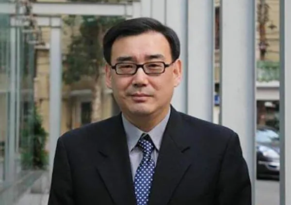 Ünlü yazardan işkence iddiası! Çin’de 2 yıl gözaltında tutuldum