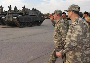 Orgeneral Akar sınır birliklerini denetledi