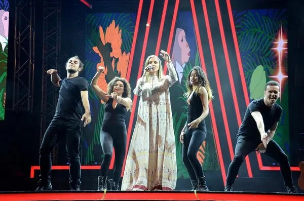 Gülşen'e konser öncesi dayak şoku! - 1