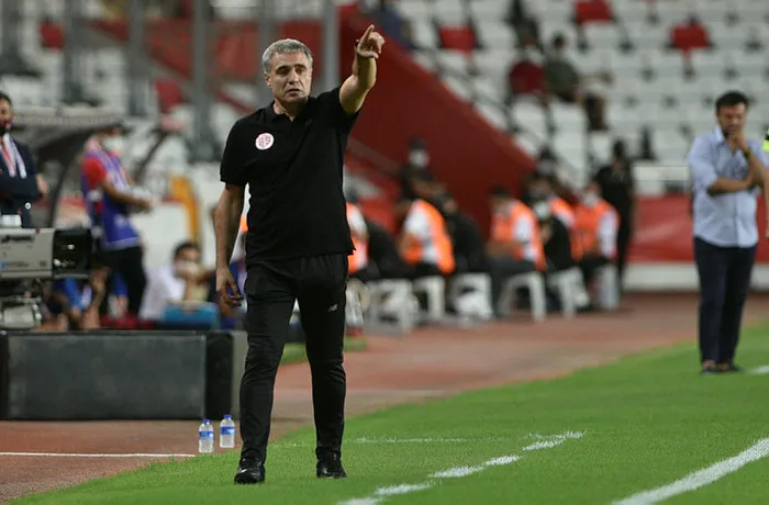 Son dakika: Antalyaspor’da Ersun Yanal dönemi sona erdi