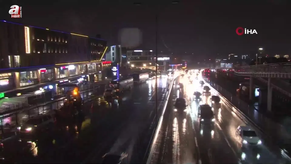 Küçükçekmece’de kar yağışı etkili oluyor!