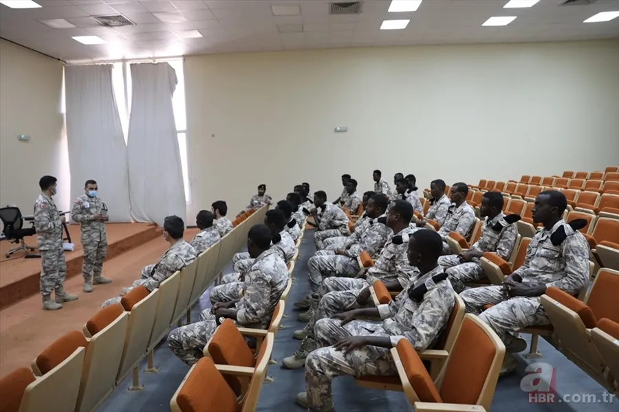 MSB'den Katar Özel Kuvvetler Komutanlığı'nda görevli komandolara eğitim 13