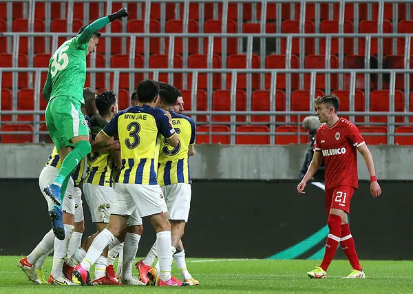 fenerbahce-gule-oynaya-antwerp-0-3-fenerbahce-mac-sonucu-ozet-1636063322845.jpg Fenerbahçe güle oynaya! Antwerp 0-3 Fenerbahçe (MAÇ SONUCU-ÖZET) - 2