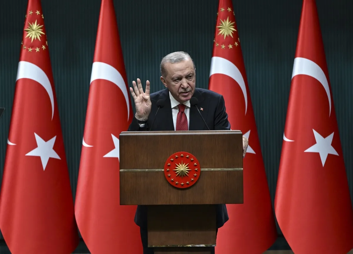 erdogandan-kabine-sonrasi-fon-sorusturmasi-mesaji-haksiz-kazanc-saglayan-bedelini-oder-1791821148634.jpeg Erdoğan'dan Kabine sonrası fon soruşturması mesajı: Haksız kazanç sağlayan bedelini öder - 2