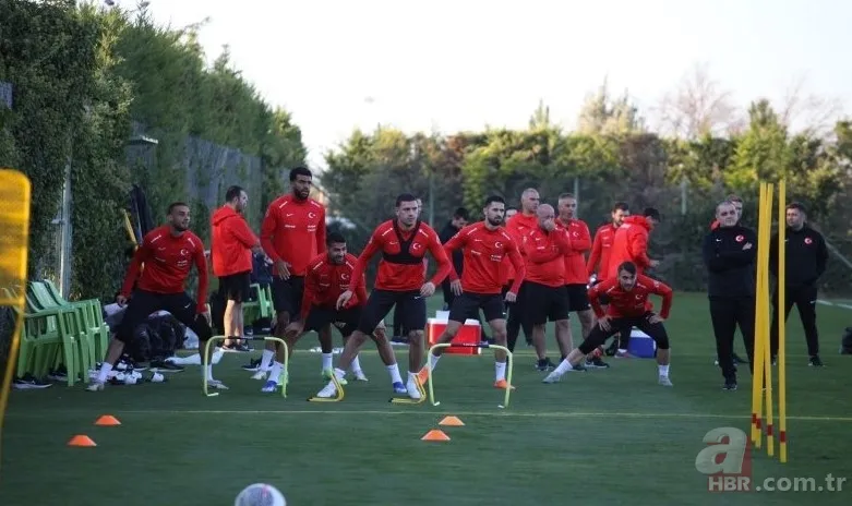 Montella rüzgarı arkasına aldı! İşte Türkiye’nin Letonya maçındaki ilk 11’i! Sacha Boey hakkında çarpıcı açıklama 3