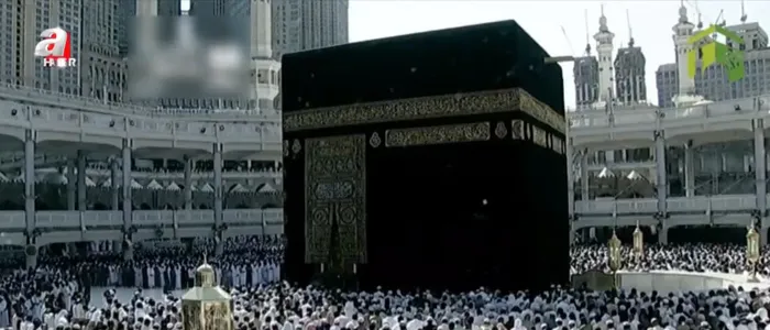 Kabe imamlarının taklidini aslı gibi yapıyor! Mahmud Fadl dinleyenleri şaşkına uğrattı - 3