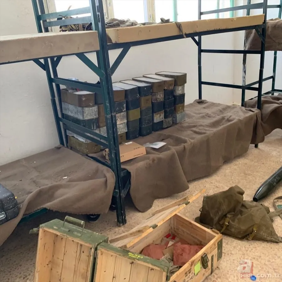 Terör örgütü PYD, Tel Abyad'ı silah deposuna çevirmiş! İşte Barış Pınarı Harekatı'ndan kritik fotoğraflar... 5