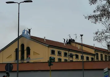 İtalya'da çıkan koronavirüs isyanında 6 kişi öldü