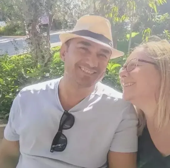 1704462220361.jpg Dünya turu hayalleri Fatih'te yarım kaldı! 3 yıl sürecek dediler her şeylerini sattırdılar! ABD'li turistlerin hazin sonu... - 3