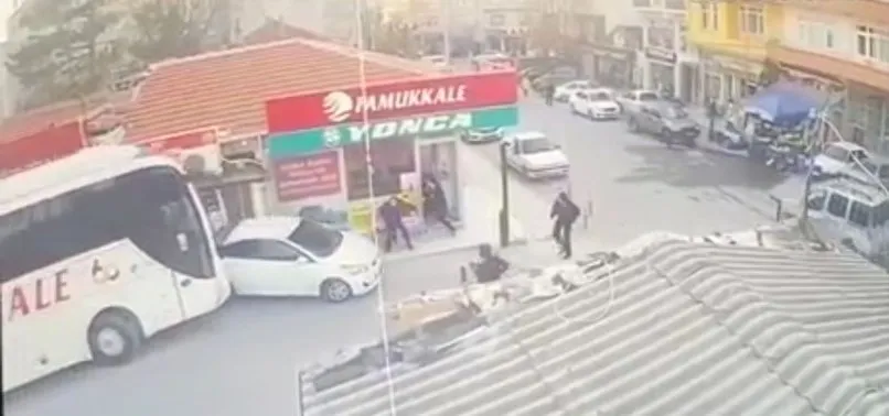 Otogardan çıkış yapan yolcu otobüsü dehşet saçtı! Önüne çıkanı sürükledi