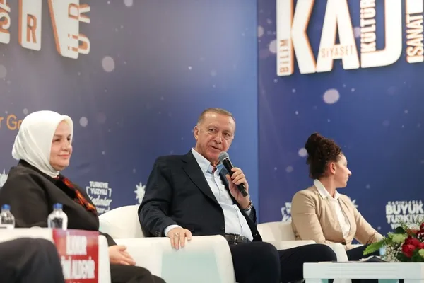 Başkan Erdoğan’dan Antalya’da seçim açıklaması: 4-5 aylık dönemde yoğun bir çalışma yapacağız