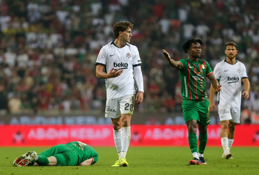 Kara Kartal'a golcüsünden kötü haber! Vlahovic sakatlandı - 1