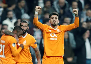 G.Saray'a Alex Telles piyangosu!