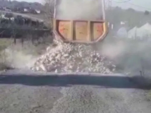 Tuzla'da kaçak döküm dehşeti! Hafriyat kamyonları kural tanımıyor - 2
