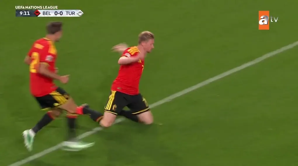 Belçika kaptanıyla güldü: De Bruyne imzası