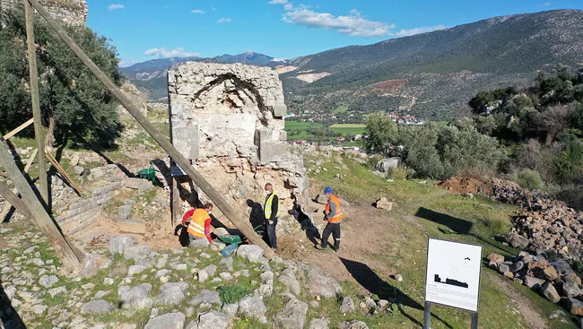 becin-antik-kentindeki-kale-cesmesinden-yaklasik-700-yil-sonra-yeniden-su-akmaya-basladi-1616762040577.jpg Beçin Antik Kenti'ndeki Kale Çeşmesi'nden yaklaşık 700 yıl sonra yeniden su akmaya başladı - 6