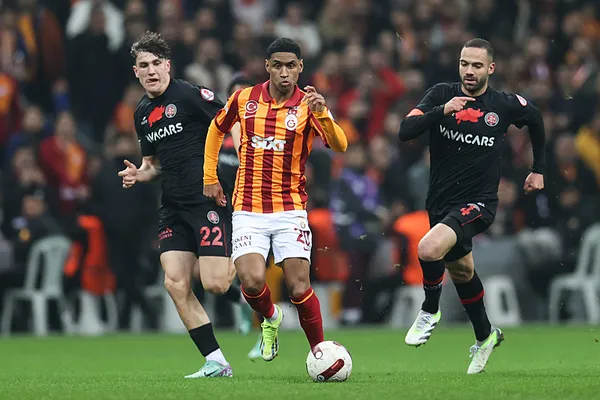 ceyrek-finalde-son-kapisma-galatasaray-fatih-karagumruk-canli-yayin-1709234108007.jpg Galatasaray 'Gümrük'ten geçemedi! Ziraat Türkiye Kupası'nda çeyrek finalde havlu attı - 2